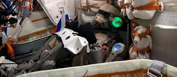 俄首位机器人航天员从太空向俄罗斯人祝贺国旗日 - 俄罗斯卫星通讯社