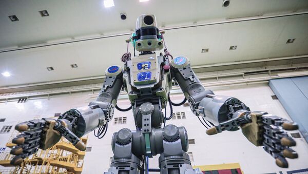 Подготовка робота Skybot F-850 (робота Федора) на Байконуре к полету к МКС - 俄罗斯卫星通讯社