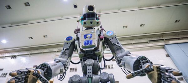 Подготовка робота Skybot F-850 (робота Федора) на Байконуре к полету к МКС Подготовка робота Skybot F-850 (робота Федора) на Байконуре к полету к МКС - 俄罗斯卫星通讯社