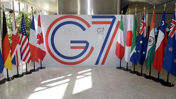 Баннер встречи G7. Архивное фото - 俄罗斯卫星通讯社