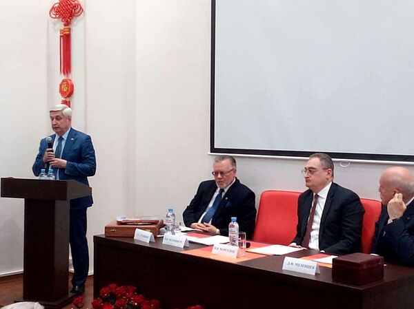 俄共中央委员会第一副主席梅利尼科夫当选俄中友好协会新主席 俄共中央委员会第一副主席梅利尼科夫当选俄中友好协会新主席 - 俄罗斯卫星通讯社