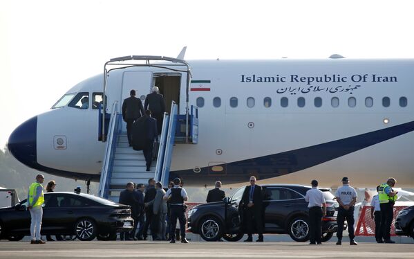 伊朗政府專用機在比亞里茨機場/特朗普不反對伊朗外長扎里夫參加七國集團峰會（G7），但不想與他會面。 - 俄羅斯衛星通訊社