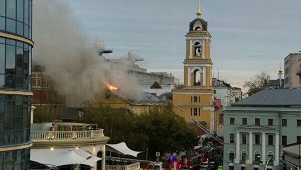 莫斯科市中心女子修道院屋顶着火 过火面积达到400平方米 - 俄罗斯卫星通讯社