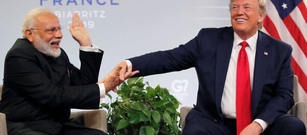 Рукопожатие Трампа и Моди Рукопожатие Трампа и Моди - 俄罗斯卫星通讯社