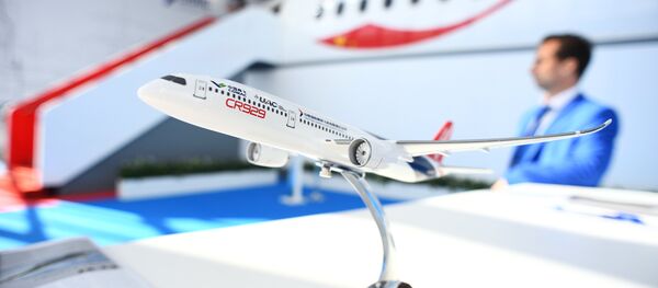 Макет российско-китайского широкофюзеляжного самолёта CR929 на Международном авиационно-космическом салоне МАКС-2019 в подмосковном Жуковском. Макет российско-китайского широкофюзеляжного самолёта CR929 на Международном авиационно-космическом салоне МАКС-2019 в подмосковном Жуковском. - 俄罗斯卫星通讯社