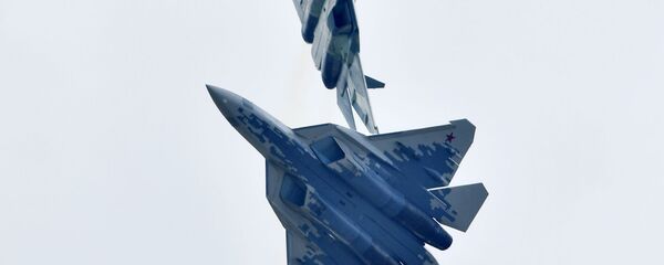 俄羅斯第五代多功能戰鬥機蘇-57在莫斯科郊外的茹科夫斯基舉行的國際航展“MAKS-2019”上進行示範飛行。 俄羅斯第五代多功能戰鬥機蘇-57在莫斯科郊外的茹科夫斯基舉行的國際航展“MAKS-2019”上進行示範飛行。 - 俄羅斯衛星通訊社