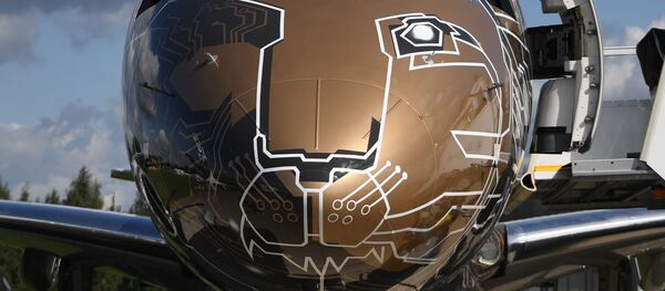 Самолет бразильской компании Embraer 195-E2 Profit Hunter на Международном авиационно-космическом салоне МАКС-2019 в подмосковном Жуковском - 俄罗斯卫星通讯社