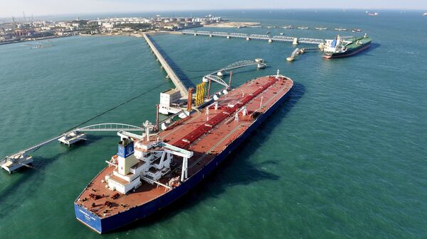 Порт в Циндао по импорту сырой нефти - 俄羅斯衛星通訊社