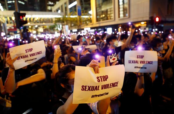香港抗議者稱警方實施性侵 香港抗議者稱警方實施性侵 - 俄羅斯衛星通訊社