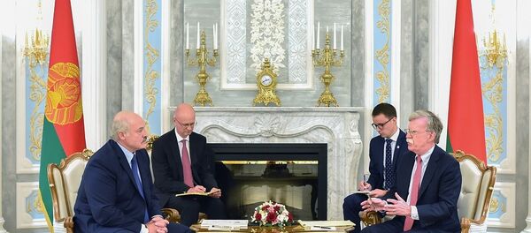 ​美国国家安全顾问：并没有在与卢卡申科在会晤期间解决具体问题 - 俄罗斯卫星通讯社