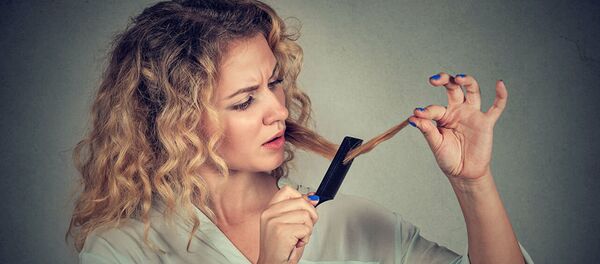 俄医学专家警告女生扎头发不正确易脱发 - 俄罗斯卫星通讯社