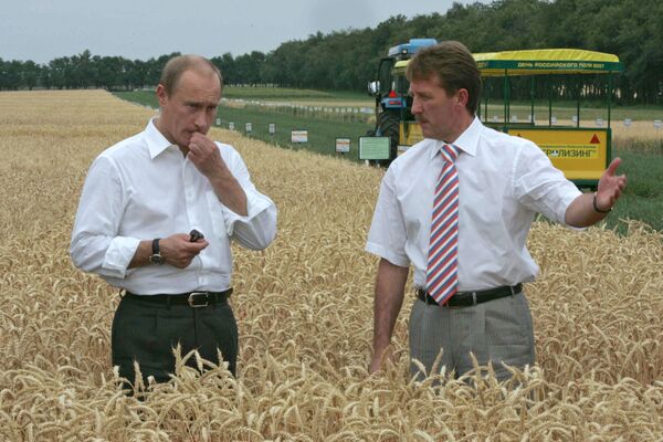 俄羅斯總統普京和俄農業部長戈爾傑耶夫參觀在頓河畔羅斯托夫舉辦的2007年“俄羅斯田野日展覽 - 俄羅斯衛星通訊社