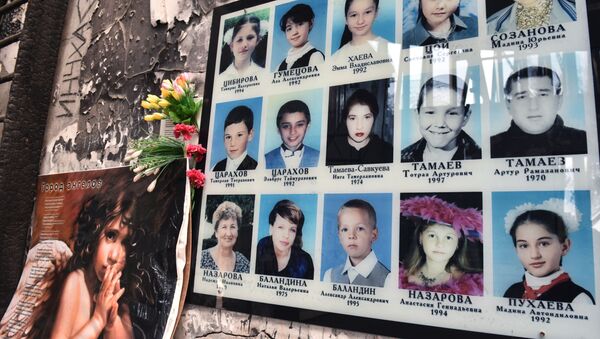 别斯兰恐怖事件中死亡孩子的照片 - 俄罗斯卫星通讯社