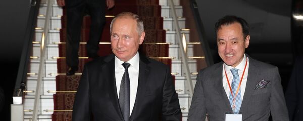 普京抵达乌兰巴托 普京抵达乌兰巴托 - 俄罗斯卫星通讯社