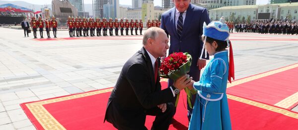 2019年9月3日。俄羅斯總統弗拉基米爾•普京和蒙古國總統巴特圖勒嘎在烏蘭巴托的官方儀式上。 2019年9月3日。俄羅斯總統弗拉基米爾•普京和蒙古國總統巴特圖勒嘎在烏蘭巴托的官方儀式上。 - 俄羅斯衛星通訊社