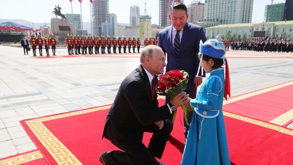 2019年9月3日。俄罗斯总统弗拉基米尔•普京和蒙古国总统巴特图勒嘎在乌兰巴托的官方仪式上。 - 俄罗斯卫星通讯社