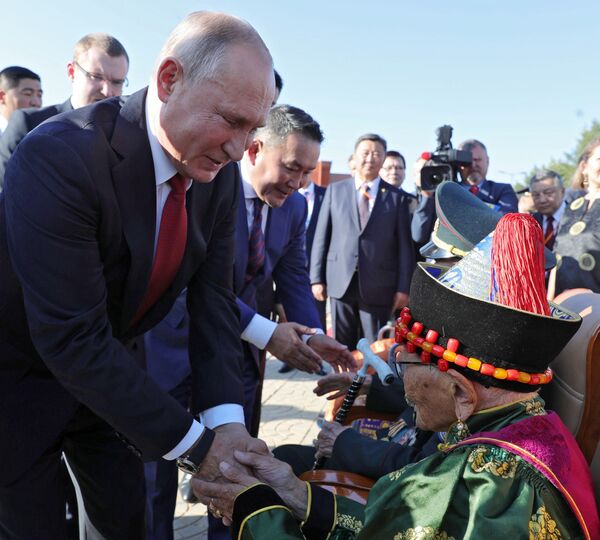 俄羅斯總統弗拉基米爾•普京和蒙古國總統巴特圖勒嘎。 - 俄羅斯衛星通訊社