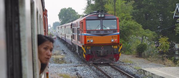Поезд в Бангкоке - 俄羅斯衛星通訊社