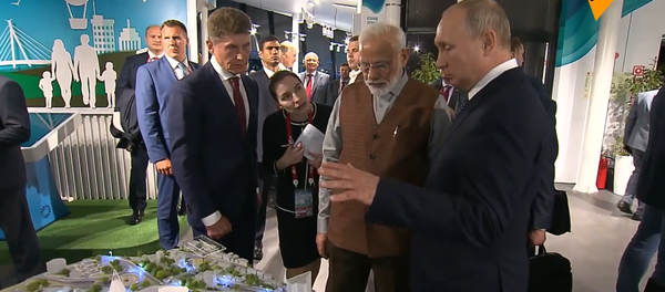 普京向印總理莫迪展示俄最新民用直升機 - 俄羅斯衛星通訊社