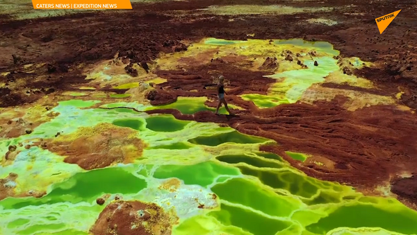 沿着埃塞俄比亚的硫磺湖漫步 - 俄罗斯卫星通讯社