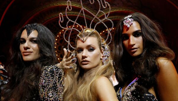 纽约时装周The Blonds x Moulin Rouge! The Musical秀场上的模特 - 俄罗斯卫星通讯社