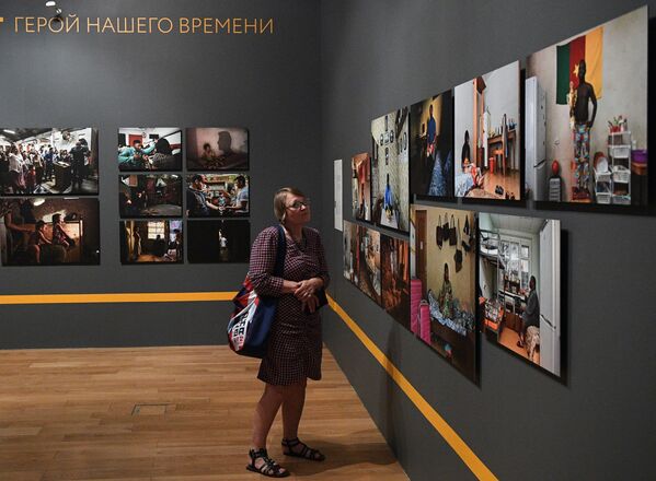 在國家歷史博物館展覽中心舉辦的第五屆安德烈·斯捷寧國際新聞攝影大賽獲獎者作品展開幕式上 - 俄羅斯衛星通訊社