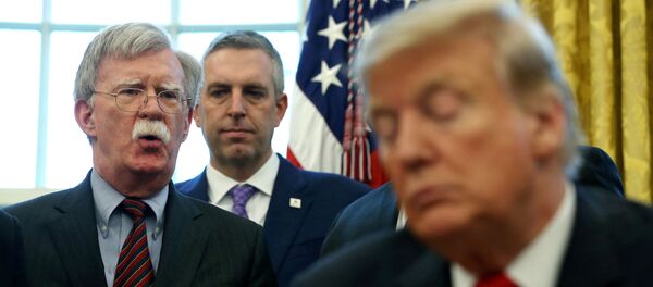 Экс-советник по нацбезопасности США Джон Болтон и президент США Дональд Трамп  - 俄罗斯卫星通讯社