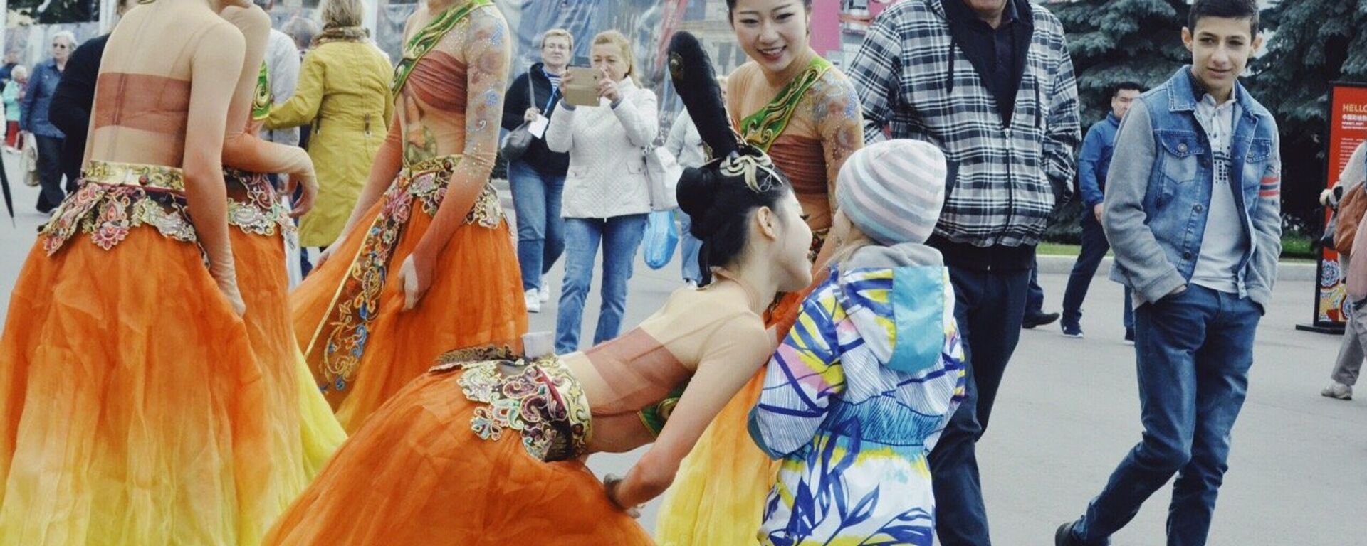 专家：对俄免签有助于旅游业合作发展并增进两国人民之间的相互理解和友谊 - 俄罗斯卫星通讯社, 1920, 16.09.2025