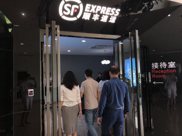 配送地图涵盖中国几乎所有大城市,还有东南亚的越南、柬埔寨、印度尼西亚、印度、孟加拉国和中亚的哈萨克斯坦、乌兹别克斯坦和吉尔吉斯斯坦。 配送地图涵盖中国几乎所有大城市,还有东南亚的越南、柬埔寨、印度尼西亚、印度、孟加拉国和中亚的哈萨克斯坦、乌兹别克斯坦和吉尔吉斯斯坦。 - 俄罗斯卫星通讯社