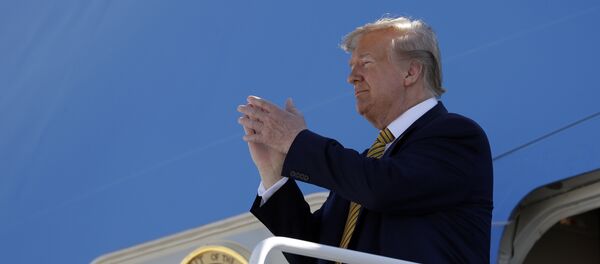 President Donald Trump boards Air Force One at Albuquerque International Sunport, Tuesday, Sept. 17, 2019, in Albuquerque, N.M - 俄罗斯卫星通讯社