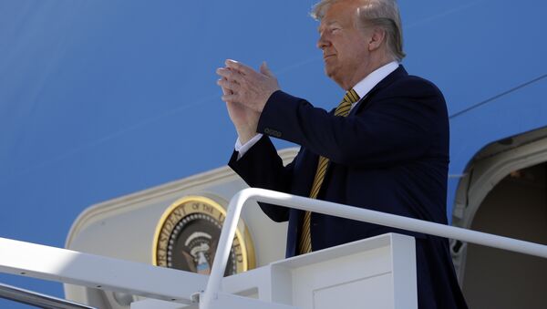President Donald Trump boards Air Force One at Albuquerque International Sunport, Tuesday, Sept. 17, 2019, in Albuquerque, N.M - 俄罗斯卫星通讯社