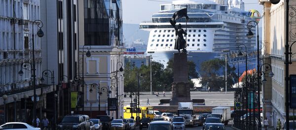 Гигантский лайнер с пятью тысячами туристов из Китая зашел во Владивосток - 俄罗斯卫星通讯社