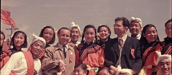 “扮演”过苏联摄影师们助手的周恩来 - 俄罗斯卫星通讯社