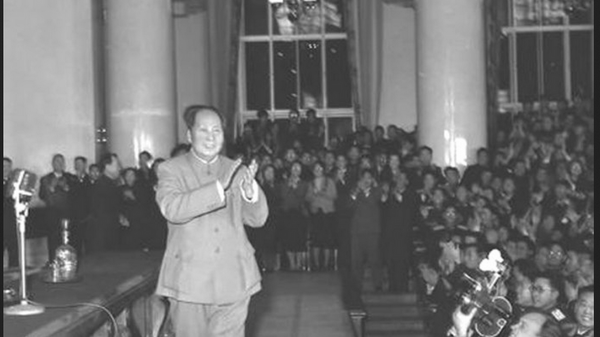 1957年11月，毛澤東在莫斯科大學大禮堂演講前 - 俄羅斯衛星通訊社