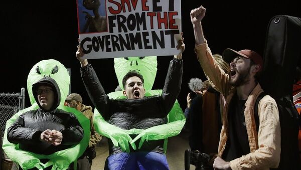 超两千人聚集在美国秘密军事基地“51区”附近 - 俄罗斯卫星通讯社