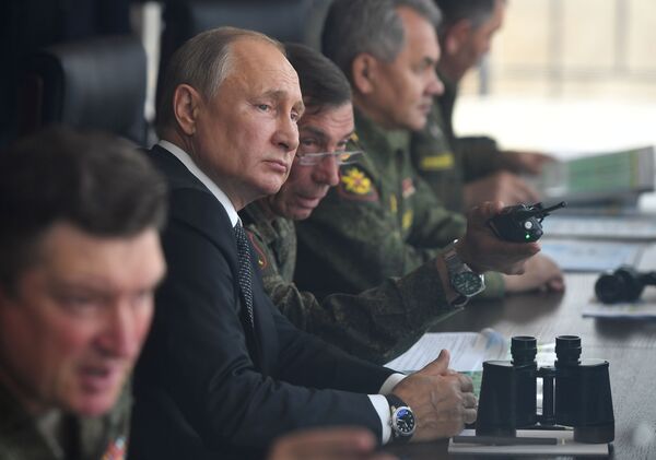 俄羅斯總統對主動進攻階段的演習感到滿意，並向指揮員表示感謝。 - 俄羅斯衛星通訊社