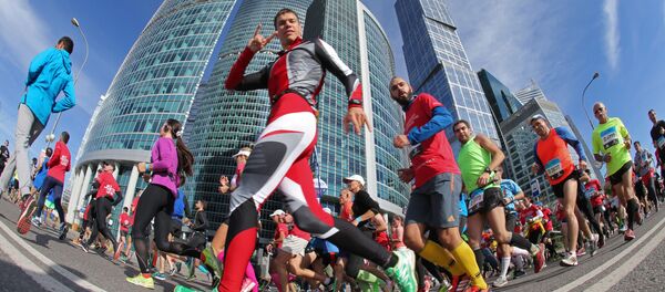 2.6万名参赛者在莫斯科马拉松比赛中跑到终点 - 俄罗斯卫星通讯社