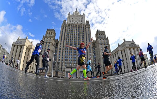 当天气不是问题时，莫斯科第七届马拉松赛是如何举行的 - 俄罗斯卫星通讯社