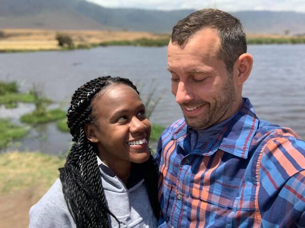 一小伙在向自己的女友求婚后丧生 - 俄罗斯卫星通讯社