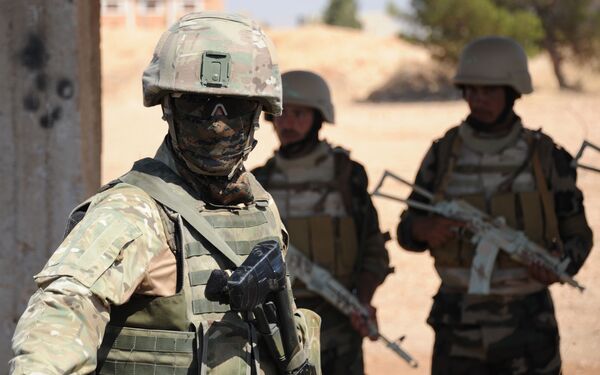 俄罗斯军人如何培训叙利亚士兵 - 俄罗斯卫星通讯社