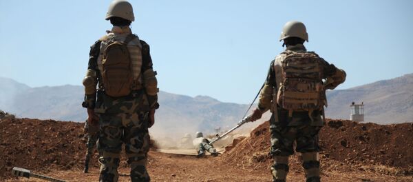 Инструктаж сирийских солдат российскими военными на военной базе Яфур, Сирия - 俄羅斯衛星通訊社