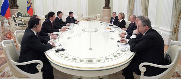 25 сентября 2019. Президент РФ Владимир Путин и председатель постоянного комитета Всекитайского собрания народных представителей Ли Чжаньшу во время встречи. - 俄罗斯卫星通讯社