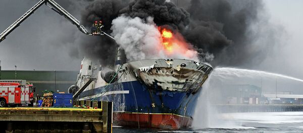 Тушение российского траулера Бухта Наездник в порту Тромсё, Норвегия - 俄羅斯衛星通訊社