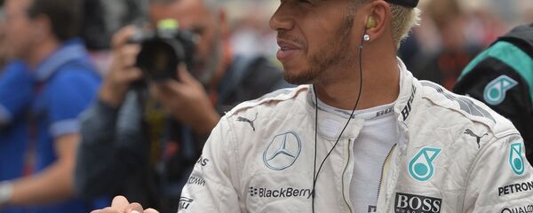 英国人汉密尔顿率梅赛德斯车队在索契举行的一级方程式锦标赛俄罗斯大奖赛获胜 - 俄罗斯卫星通讯社