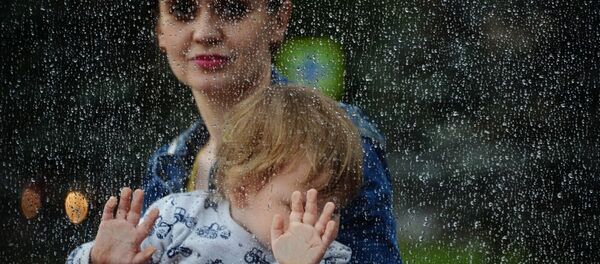 俄罗斯统计局:孩子尚小就工作的妈妈数量在增长 俄罗斯统计局:孩子尚小就工作的妈妈数量在增长 - 俄罗斯卫星通讯社