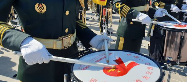 中国“东风-17”中近程高超音速弹道导弹首次亮相 - 俄罗斯卫星通讯社