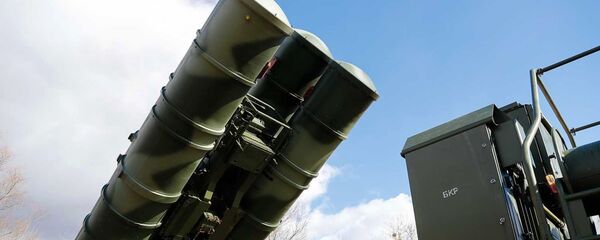 Боевые расчеты новейших зенитных ракетных систем С-400 Триумф - 俄罗斯卫星通讯社