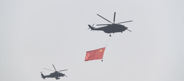 Военные вертолеты во время парада в честь 70-летия образования КНР в Пекине - 俄罗斯卫星通讯社