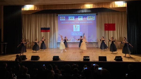 俄中兒童舉辦音樂會慶祝俄中建交70週年 - 俄羅斯衛星通訊社
