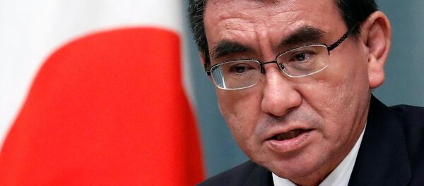 Министр обороны Японии Таро Коно на пресс-конференции в официальной резиденции премьер-министра Синдзо Абэ в Токио - 俄羅斯衛星通訊社